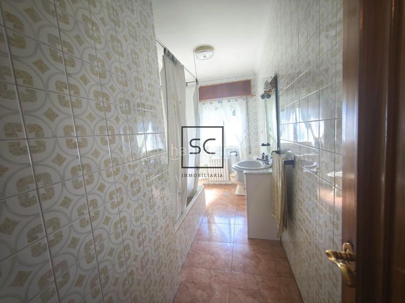 Foto d79ad997-c083-40c6-9b3c-6c80f17a4a82. Casa con riscaldamento parcheggio in A Malata - Catabois - Ciudad Jardín Ferrol