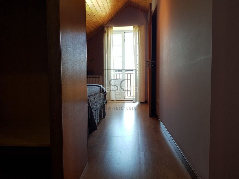 Foto c9d61058-e5bf-4448-8b19-83e0b2a007db. Masia amb aparcament a Laxe