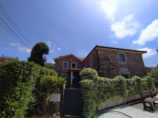 Chalet  Travesa. Se vende casa con piscina y jardín en fene, fene