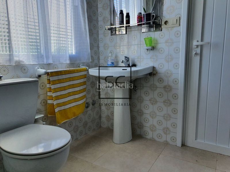 Foto b6d1d3fa-7203-4d41-8e6f-b7035adb5f4e. Casa amb aparcament a Mugardos