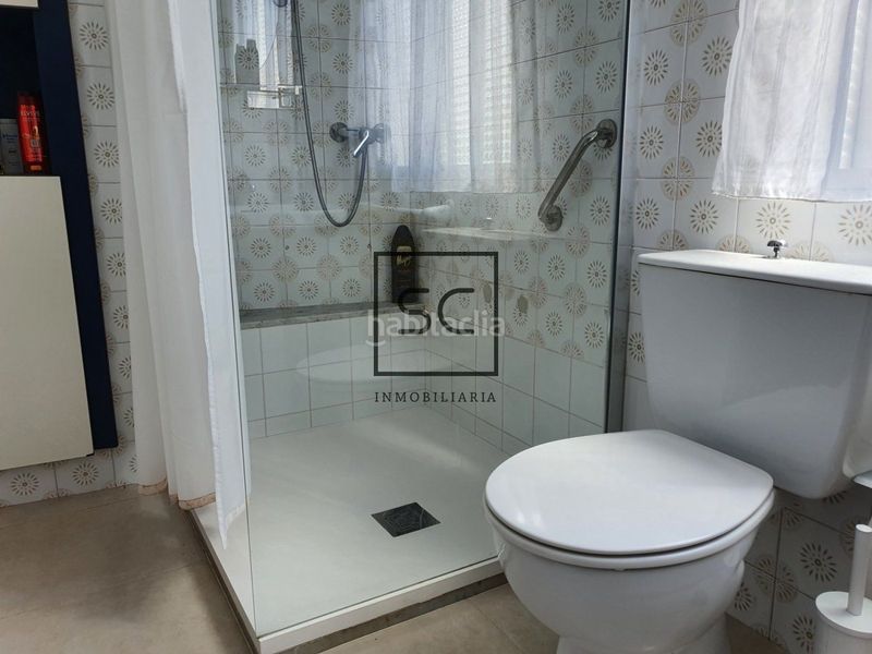 Foto c2de1328-b206-4fdb-b35e-696a92ae5ac5. Casa amb aparcament a Mugardos