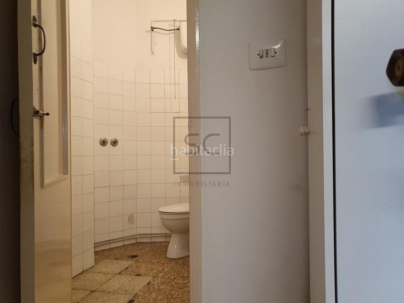 Foto 8404bc52-e5ee-45e6-8a2c-4d257e2def5b. Locale commerciale in San Juan Ferrol