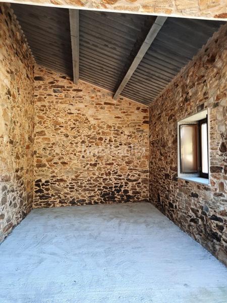 Foto 3ee3a7c5-661b-44c9-b06b-442ae4e98e06. Casa  de piedra para acondicionamiento interior en pedroso, en Narón