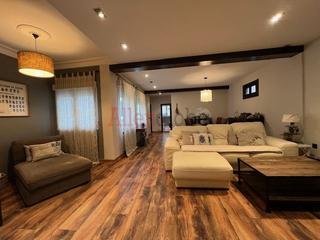 Location Appartement  Calle miguel ángel blanco. Alquiler de piso amueblado de tres dormitorios zona masip