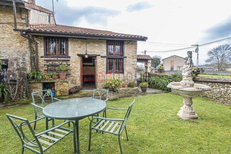 Foto aadab07c-2b4b-42e0-b6ba-31d0e096b9c7. Casa con riscaldamento in Parroquias Norte Siero