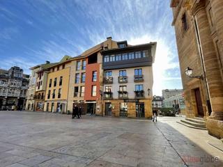 Lloguer Oficina a Plaza de la constitución 3. Alquiler de despacho profesional frente ayuntamiento de oviedo
