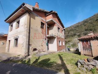 Maison  Lugar siones-pozoval. Casa para reformar a un paso de oviedo con un excelente precio