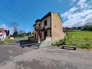 Haus en San Claudio - Trubia - Las Caldas. Venta de casa con negocio en trubia