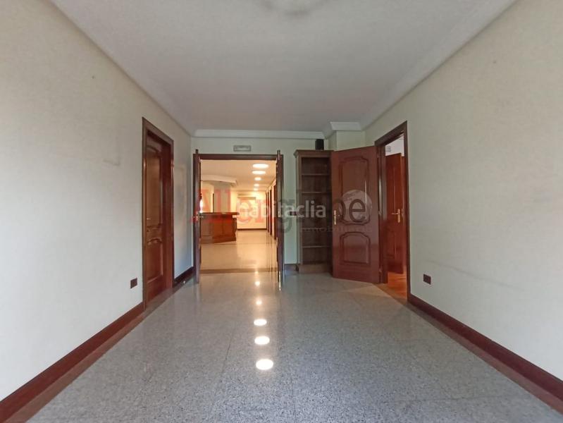 Foto 0fc1f9ba-d62e-48d8-bc7d-96fb21a4119c. Lloguer oficina a Plaza de América Oviedo