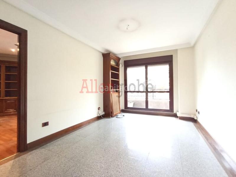 Foto 1cd069ed-5698-4ff6-aacf-d29b0f10e892. Lloguer oficina a Plaza de América Oviedo