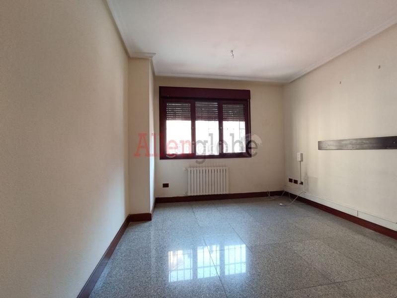 Foto 58eaded4-6569-4ac1-9aae-31751e440cb4. Lloguer oficina a Plaza de América Oviedo