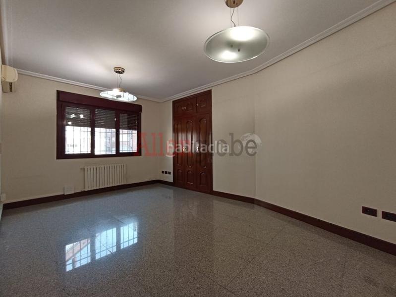 Foto 763c26f3-6fd0-4717-b6d5-244cb9af4414. Lloguer oficina a Plaza de América Oviedo