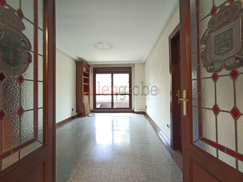 Foto 954572d2-d674-4853-ae1c-04978a01bc1d. Lloguer oficina a Plaza de América Oviedo