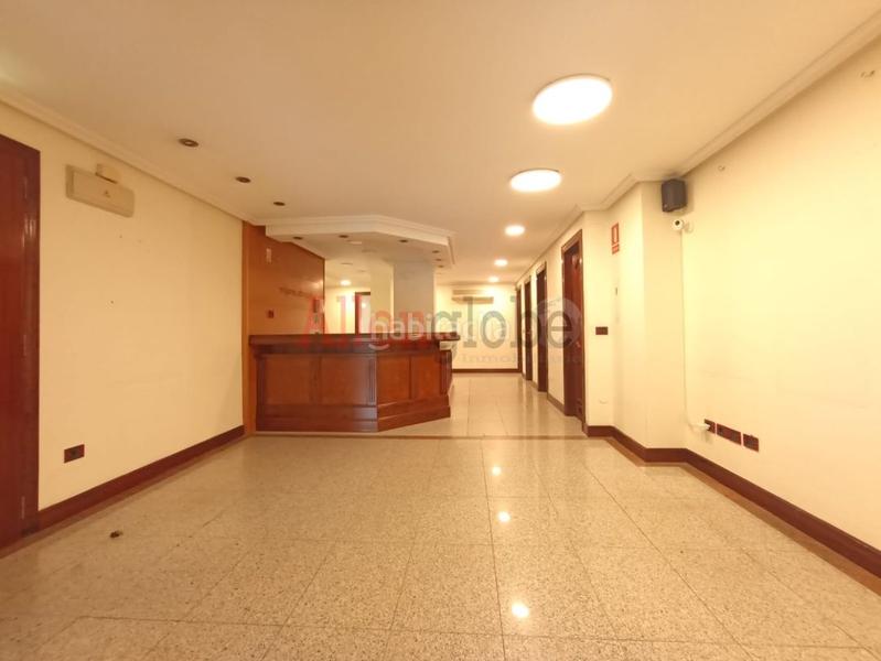 Foto c5070405-e213-4074-b0ce-37e2d0f0227b. Lloguer oficina a Plaza de América Oviedo