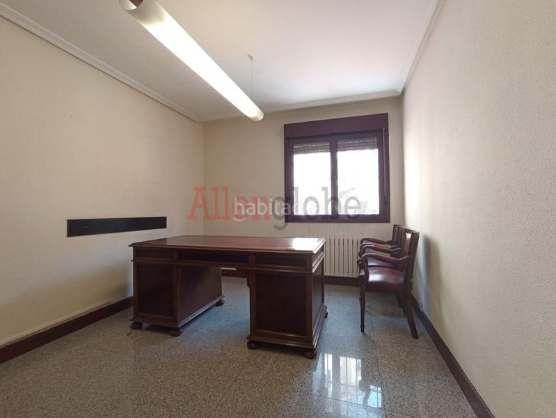 Foto c54d4e2d-7719-4a69-a005-6652433f6de4. Lloguer oficina a Plaza de América Oviedo