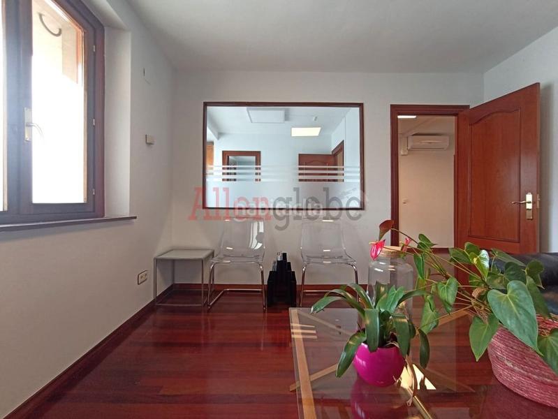Foto 0d14a881-2458-4553-928c-f36ea859a18c. Alquiler oficina alquiler de excelente oficina en pleno centro en Oviedo