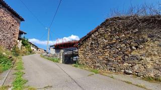 Maison  Taja. Venta de conjunto rural  en taja  teverga  para reformar .