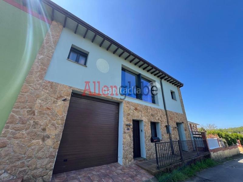 Foto cbf4d0df-8d25-44ec-ab5f-771e187641b9. Casa amb calefacció aparcament a Quintes - Arroes Villaviciosa