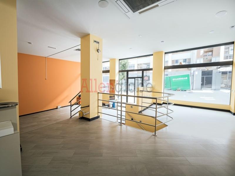 Foto 63fa255b-7bfd-4a0b-aac9-5dad94cad27c. Rent business premise in calle fray ceferino 19 in Oviedo