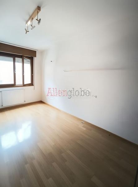 Foto dc955b6d-8ab6-48aa-9720-d3165d61254d. Pis amb calefacció aparcament a Las Campas Oviedo