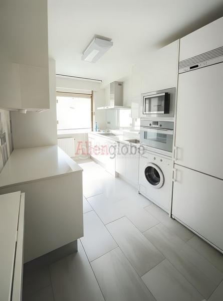 Foto f6634e6c-5d1e-48d9-903e-ca2bf6eb30f1. Pis amb calefacció aparcament a Las Campas Oviedo