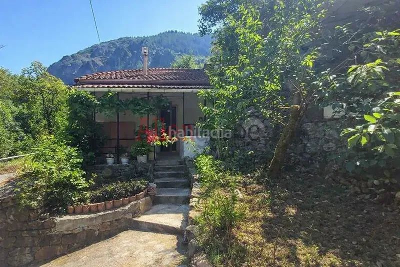 Foto 1b52a176-d76b-4d3b-9558-52af29b4f502. Casa amb calefacció a Proaza