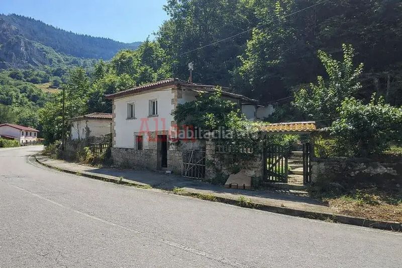 Foto 24c8aacb-4d53-4d5b-bb35-f58d5945f083. Casa amb calefacció a Proaza