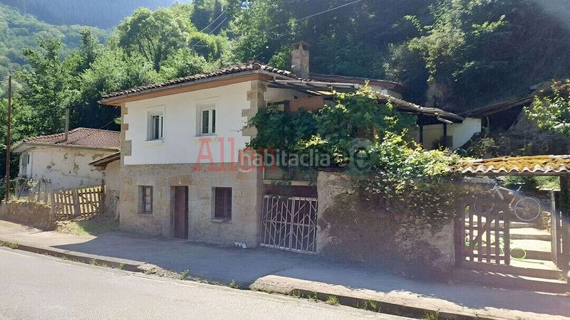 Foto 4ff4d6d7-50a7-4df5-a88a-36733346473a. Casa amb calefacció a Proaza