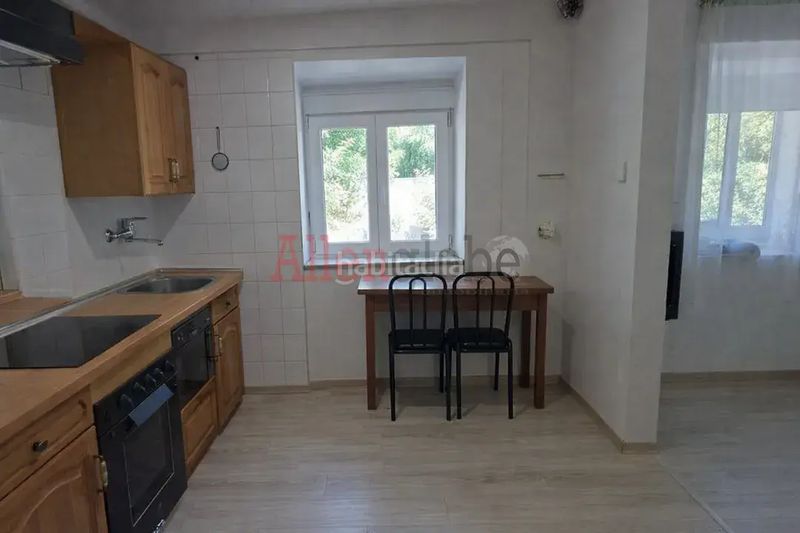Foto 5645c210-f8a8-4df4-86b2-aba41bd1cdb8. Casa amb calefacció a Proaza