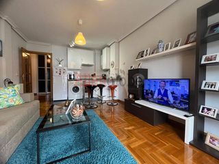Apartment in Soto del Barco. Venta de apartamento seminuevo con plaza de garaje en san juan d
