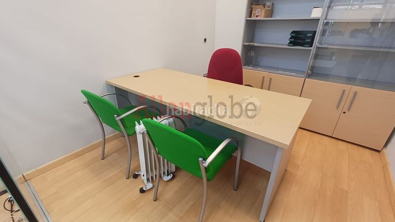 Foto 612281bb-0c2d-45fc-b8da-26ca3b8afb19. Local comercial bajo muy centrico !!! instalado en Mieres