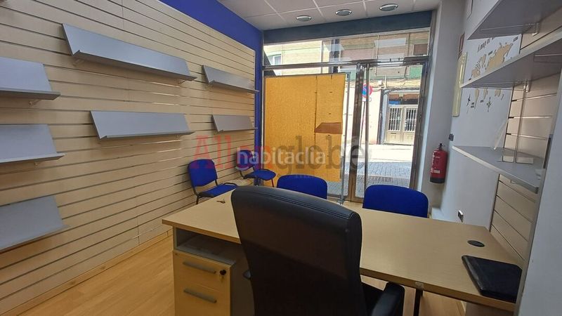 Foto be4188c4-438e-43e5-a33f-cd74cee3f33f. Local comercial bajo muy centrico !!! instalado en Mieres