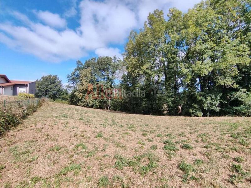 Foto 0d6ba0af-a59a-47d6-9393-e52a90584749. Terreno residencial finca edificable en Llanera