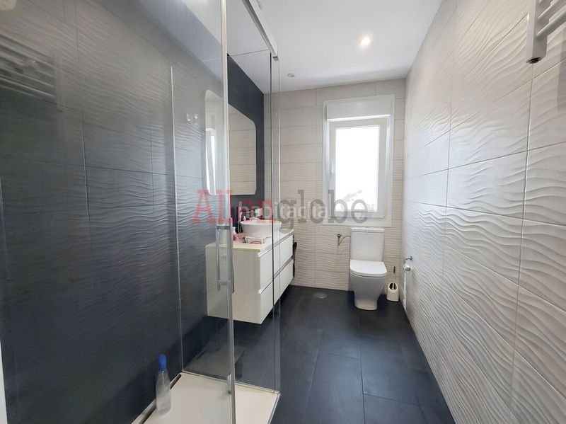 Foto 51f95250-b555-4ade-b86c-3163aa225462. Casa amb calefacció a El Carbayedo - El Quirinal Avilés