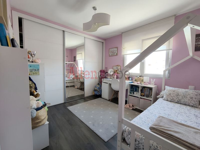 Foto efa24af2-25d8-49f2-9aac-11c07ba0545e. Casa amb calefacció a El Carbayedo - El Quirinal Avilés