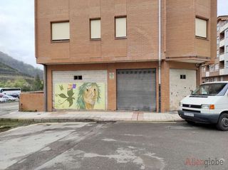 Locale commerciale in Aller. Venta de local sin instalar en esquina en la mejor zona de cabañ