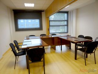 Büro in Llanera. Venta de oficinas impecables en poligono idustrial y comercial d
