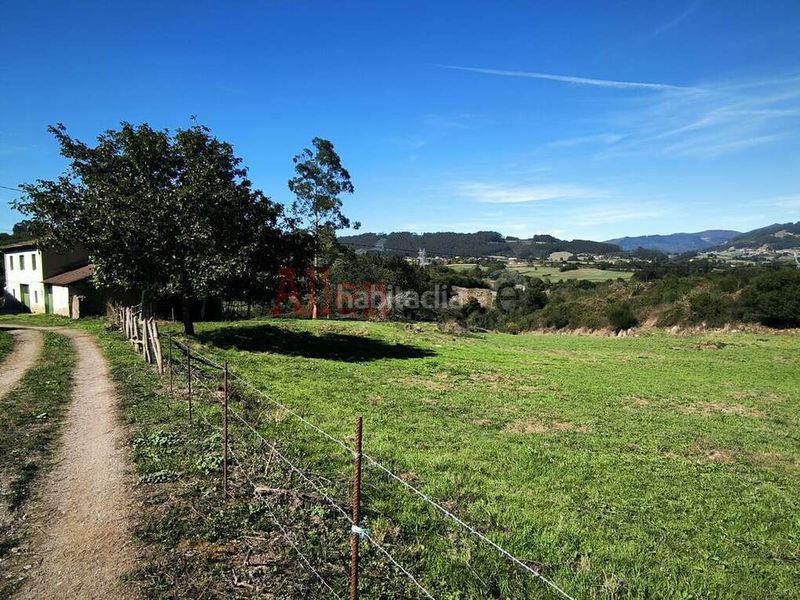 Foto 5278096b-b2ff-4a8b-9b7f-b62c2f2d1f8d. Casa amb aparcament a Llanera