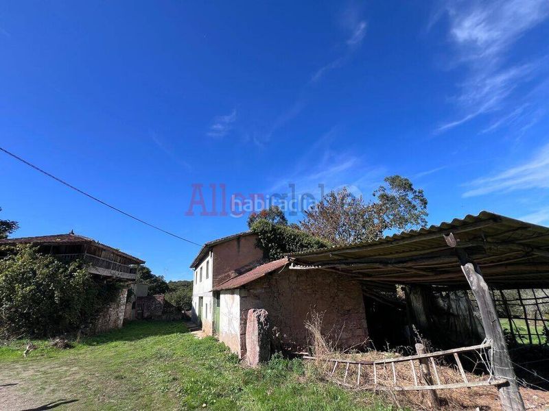 Foto acabf9e9-d8c4-4d6a-a1dd-aff1b0174edb. Casa amb aparcament a Llanera