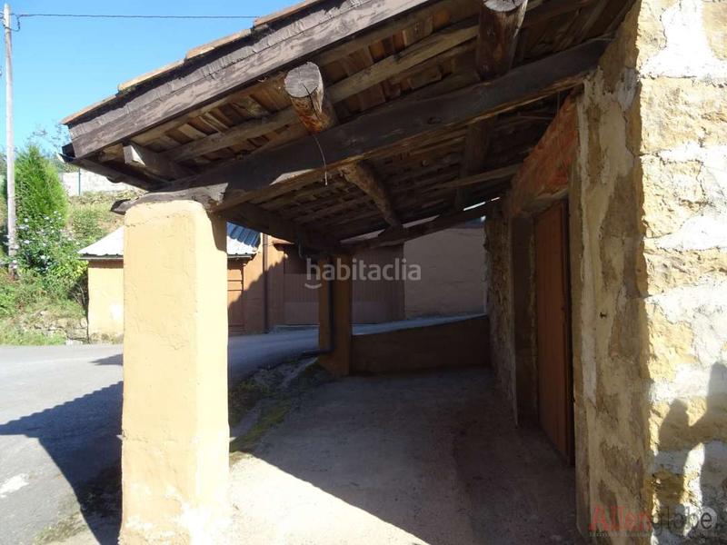 Foto 8a1e244f-4f2b-47b5-a2f2-4fcc8a8848d4. Casa conjunto rural para reformar muy proximo a en Oviedo