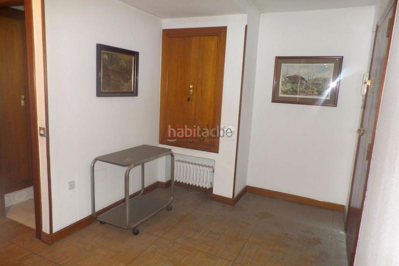 Foto 00a9f52b-cd66-42b3-97fa-95af3fd6f2c1. Location bureau avec chauffage dans Parque San Francisco - Uría Oviedo