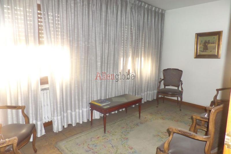 Foto 5f39bc76-deab-4e59-8496-465448022f56. Rent office space with heating in Parque San Francisco - Uría Oviedo