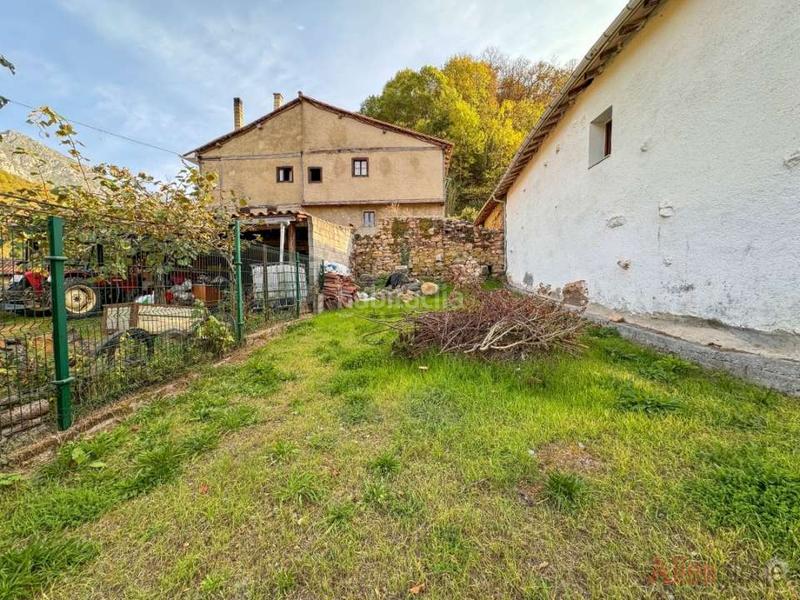 Foto 3f33079c-a84a-4c44-abb3-d328bda5cd41. Casa con parcheggio in Teverga