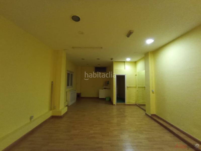 Foto a8dbdef2-cbf2-448a-bd8e-b2c3b4c25778. Alquiler local comercial lado centro civico palacio calatrava en Oviedo