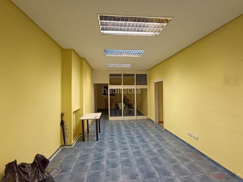 Foto d73eac09-6add-499a-8366-8698fda5531b. Alquiler local comercial lado centro civico palacio calatrava en Oviedo