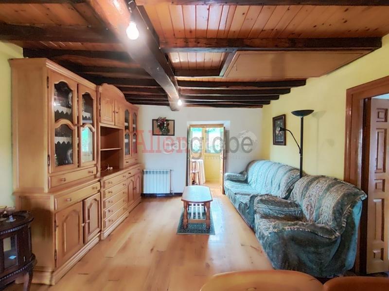 Foto 33dde020-717c-4531-9c9f-614d9961b0f7. Casa amb calefacció a Pravia