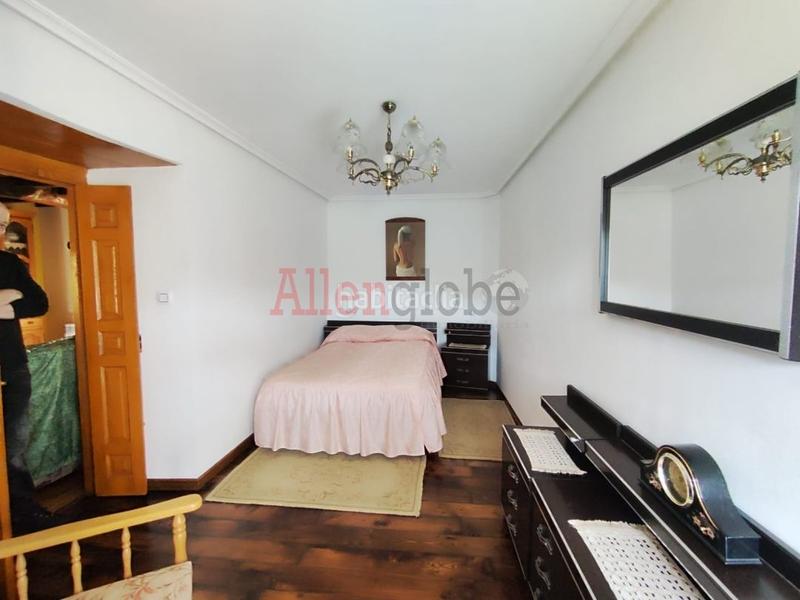 Foto b553039f-698e-4b28-9be9-a5b356544236. Casa amb calefacció a Pravia