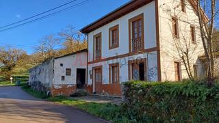 Casa a Grado. Casa independiente en bayogrado  con local adosado de 400 metros