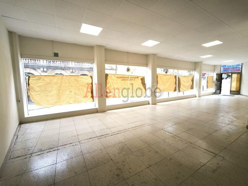 Foto 865a2776-eddc-4730-ac33-9b857aaffff1. Alquiler local comercial alquiler de local instalado en esquina con gran visibilidad en Oviedo
