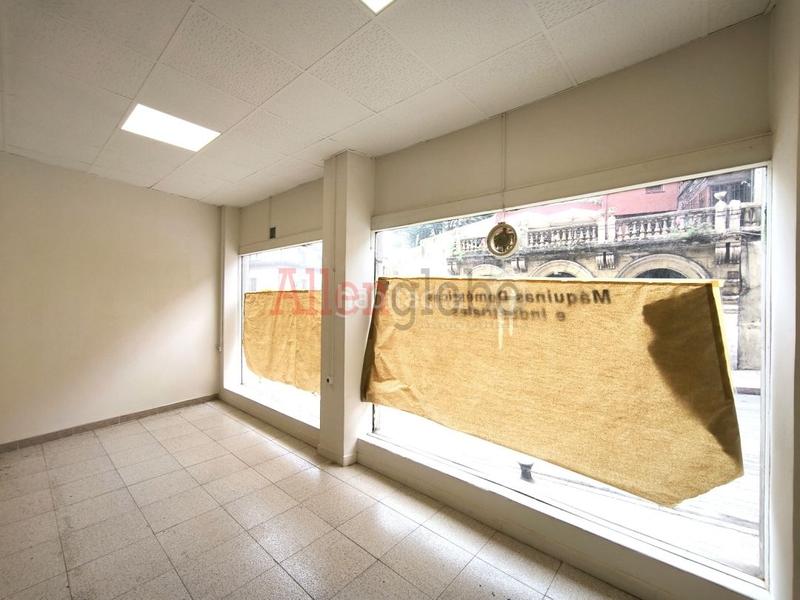 Foto faf483f9-d1b3-4f83-a5d5-47573fa017e7. Alquiler local comercial alquiler de local instalado en esquina con gran visibilidad en Oviedo